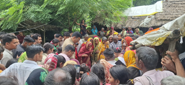 अयोध्या से दिल दहला देने वाली खबर: संदिग्ध परिस्थितियों में तालाब से मिले मां-बेटी के शव, गांव में पसरा मातम