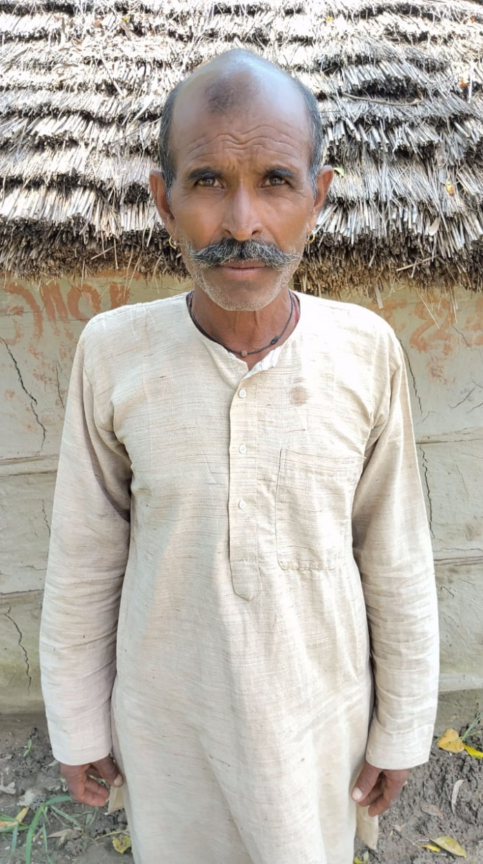 ग्राम सभा कैथी में जिंदा बुजुर्ग को कागज में मृत घोषित कर वृद्धा पेंशन की बन्द