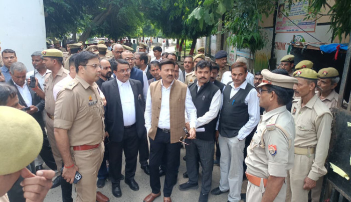 कचहरी परिसर में लावरिस झोले से असलहा व कारतूस बरामद