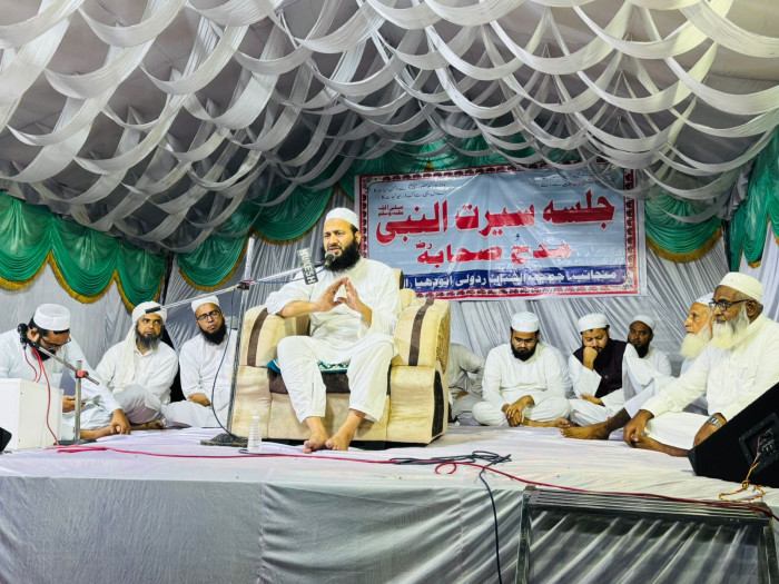 रूदौली में सीरतुन नबी जलसा: उलमा-ए-कराम के पैग़ाम से गूंजा मोहल्ला शेखाना