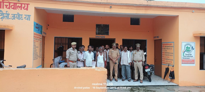 पुलिस क्षेत्र के कई गांवों में जनचौपाल लगाकर किया ग्रामीणों को जागरूक