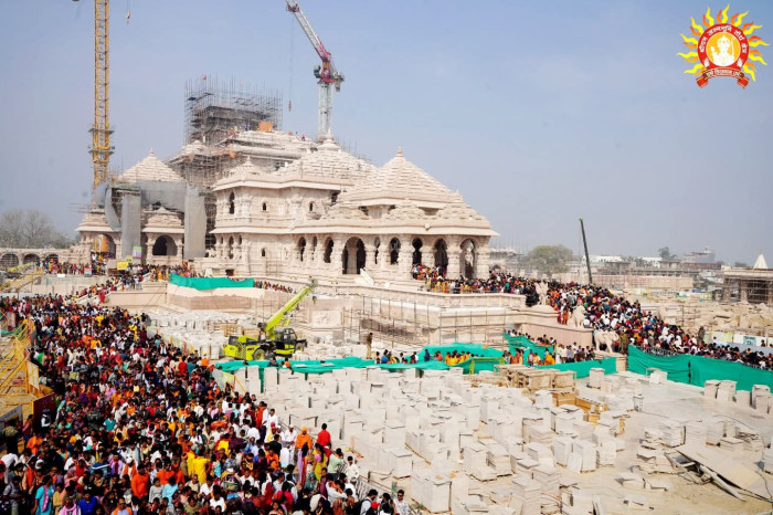 *राम जन्मोत्सव में झूम रही अयोध्या, लाखों श्रद्धालु अयोध्या पहुंचे*