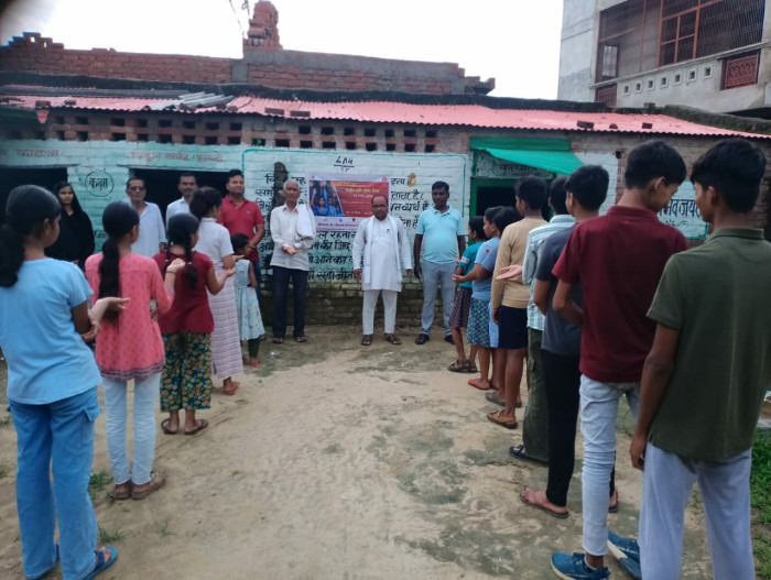 राष्ट्रीय कृमि मुक्ति दिवस के मौके पर आज बच्चों को खिलाई गयी एल्बेंडाजाल कृमि नाशक दवा