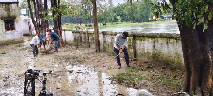 रुदौली एसडीएम विकास धर दुबे की पहल: फिरोजपुर मखदूमी गाँव की गंदगी हुई दूर, ग्रामीणों और बच्चों में खुशी की लाहर