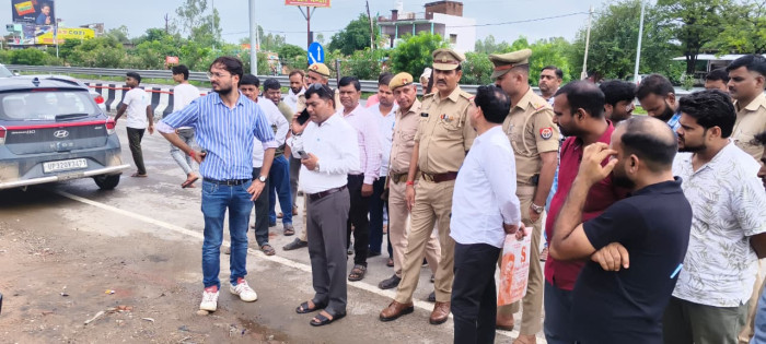 रुदौली में भू-माफियाओं पर प्रशासन का बड़ा एक्शन: 2 करोड़ की सरकारी ज़मीन कब्ज़ामुक्त, बुल्डोज़र चला