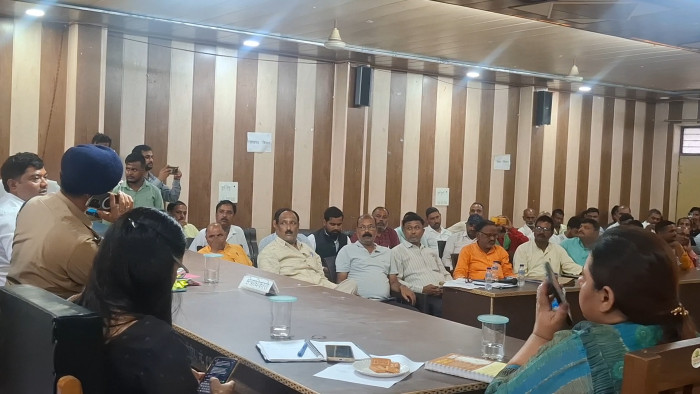 रुदौली में शारदीय नवरात्रि और दशहरा के मद्देनजर प्रशासन ने सुरक्षा और व्यवस्थाओं को दुरुस्त किया