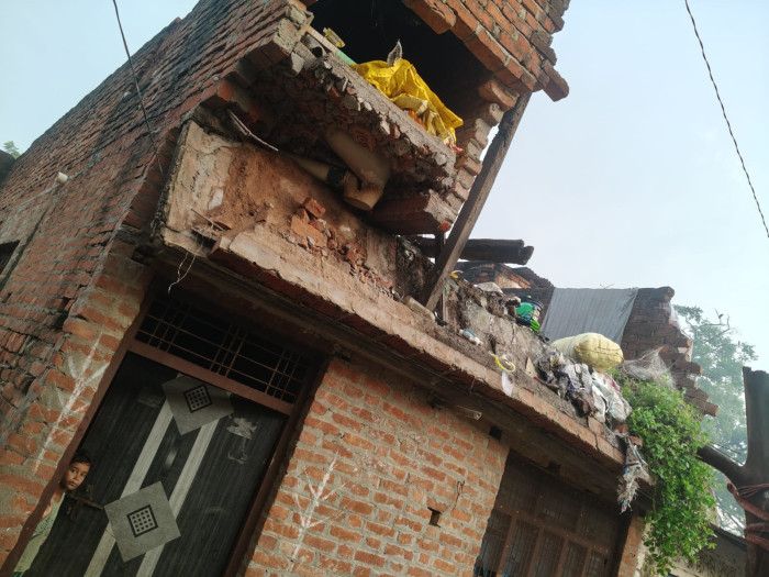 रुदौली तहसील क्षेत्र में आकाशीय बिजली का कहर, 24 घंटे में तीन घटनाएँ – तीनों में टला बड़ा हादसा