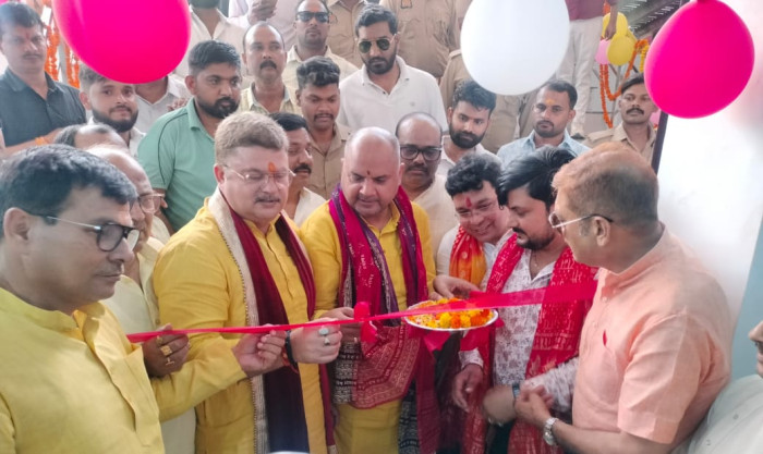 शिवाय हॉस्पिटल का हुआ उद्घाटन,पूर्व विधायक इंद्र प्रताप तिवारी उर्फ खब्बू तिवारी ने फीता काटकर किया